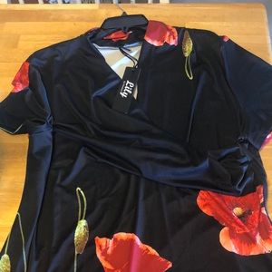 Short sleeve shirt with red poppy design